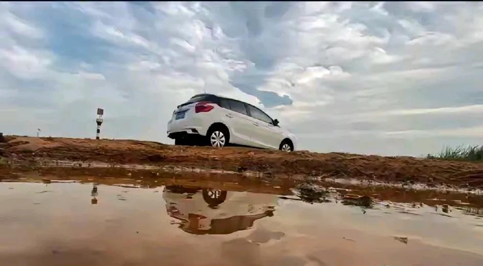 江西九江这起幼儿园孩子坠塘事件，让村里人心惶惶。12月23日，幼儿园园长驾车载着