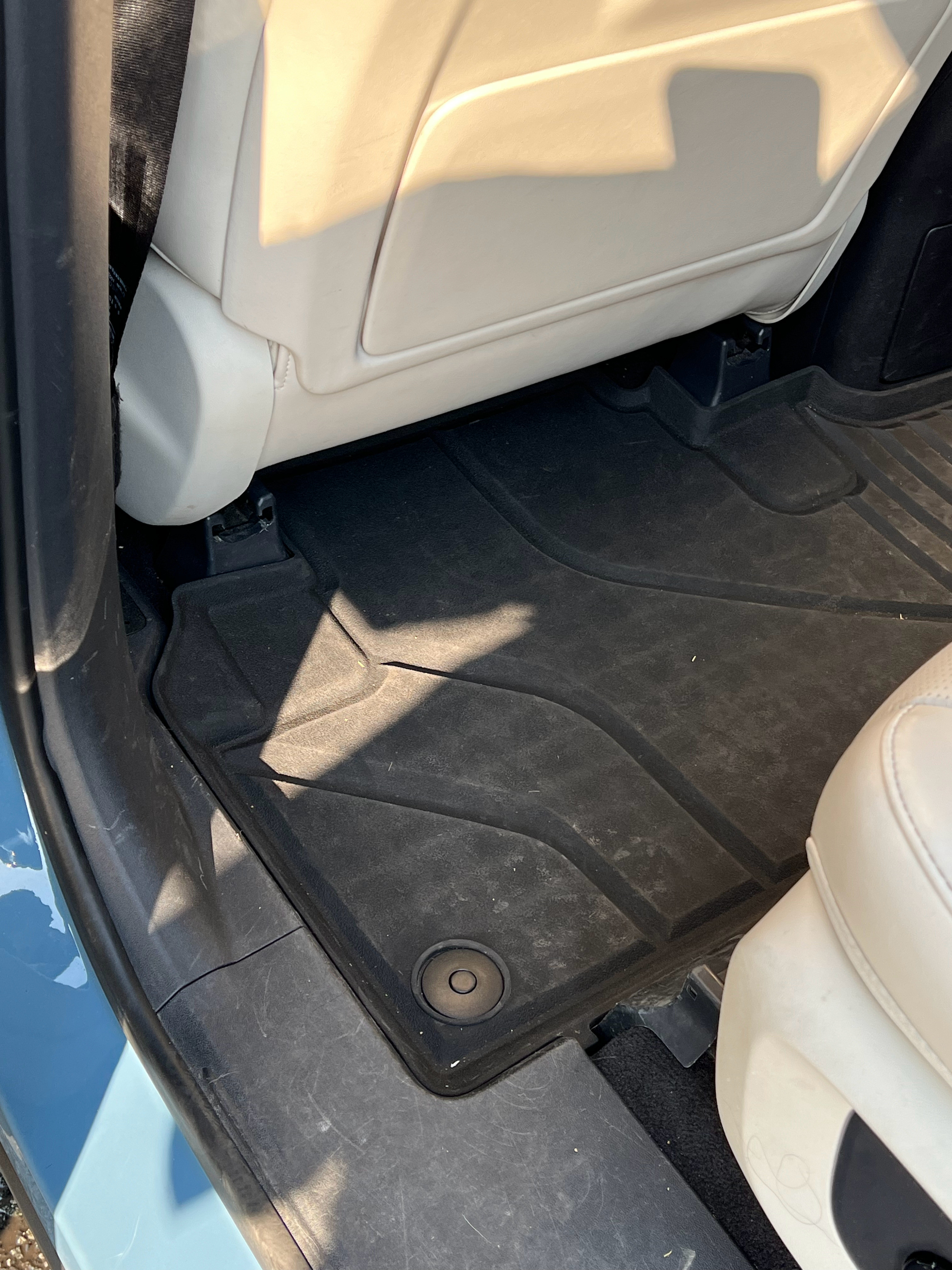 这种橡胶脚垫，和这种雨雪天气，绝配天津·中国天津自由贸易试验区