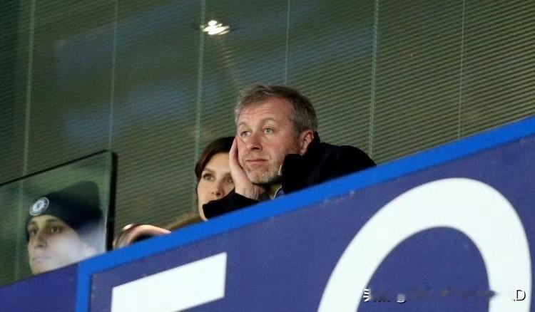 前切尔西老板、俄罗斯富豪阿布真的有点太惨了。2022年俄乌战争爆发，当时阿布在英