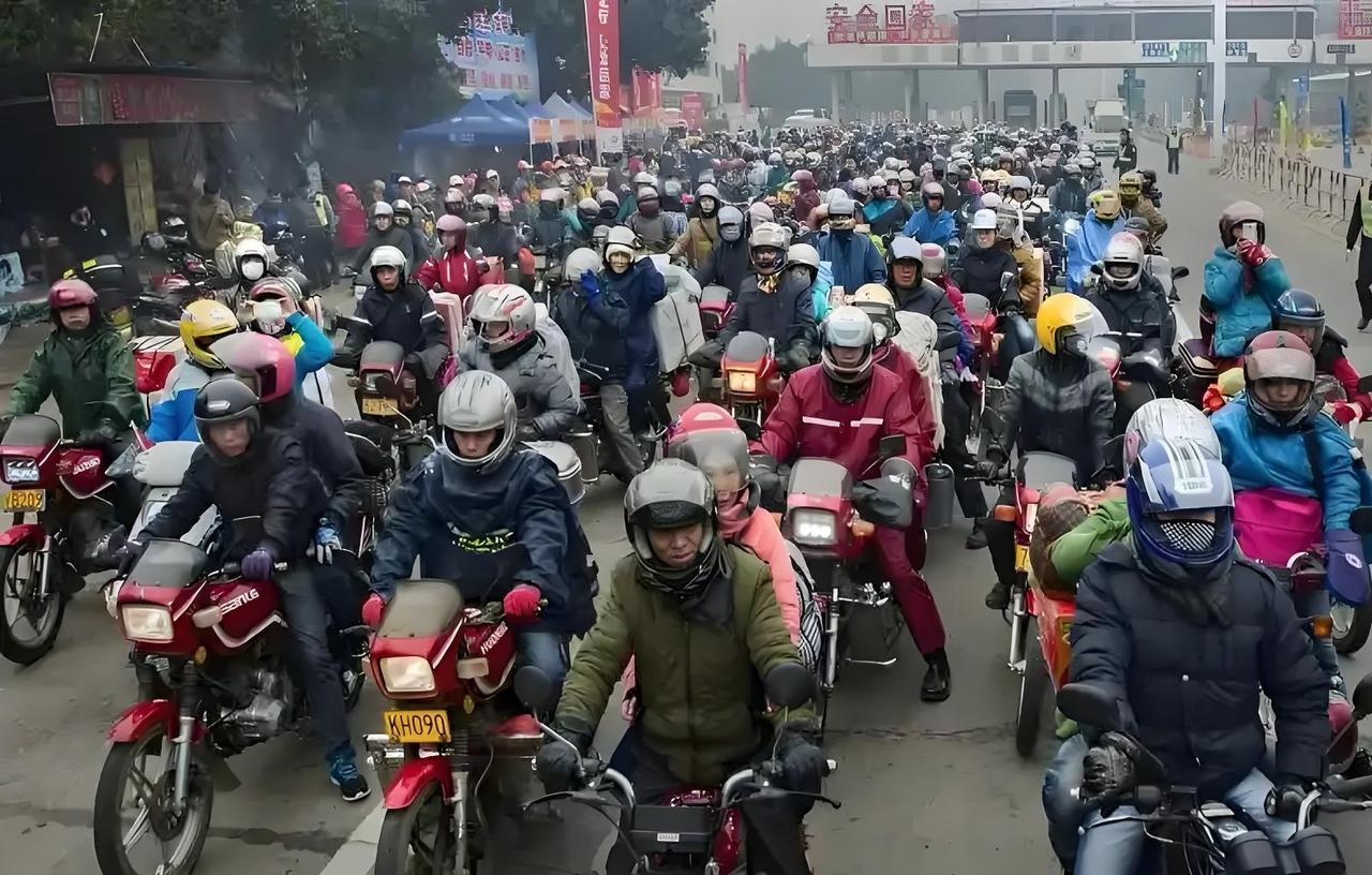摩托大军为啥享受好福利？每年春运期间，广西都会为返乡的“摩
