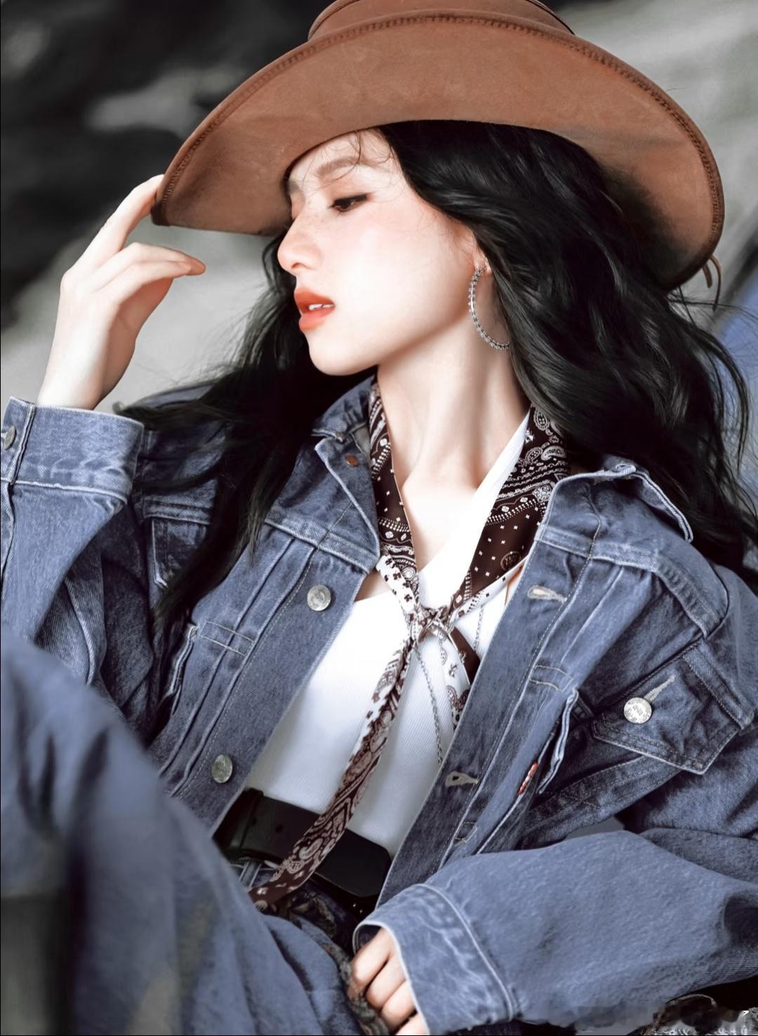 多变的女孩子，太酷了呀～～​​​