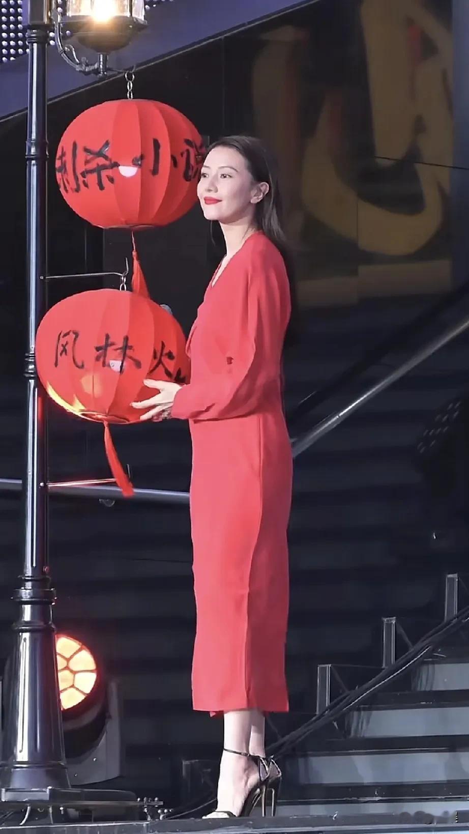高圆圆穿红裙