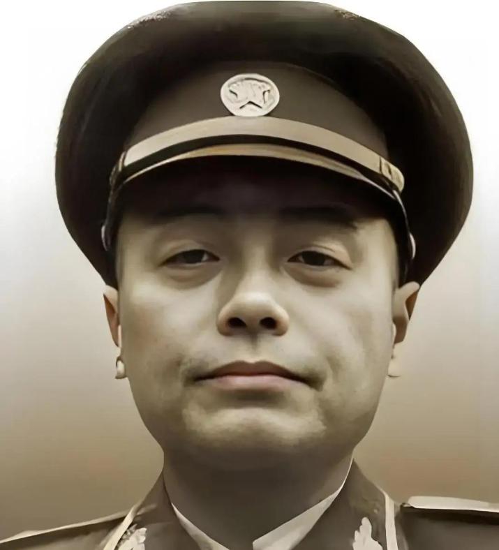 1929年，18岁地主千金嫁给红军，新婚当晚丈夫消失，两年后她在堆满伤员的医院里