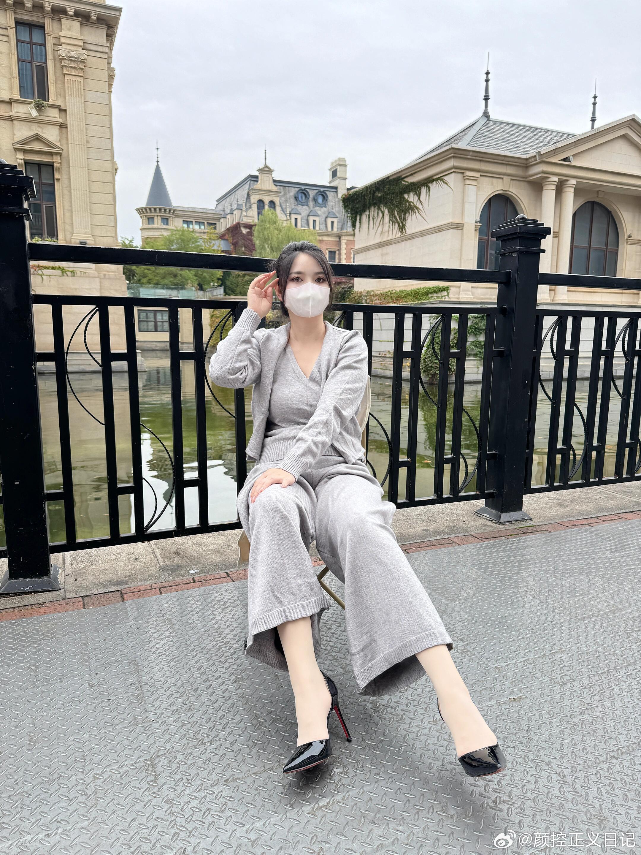 轻熟女神范儿午后美女绘梦长廊