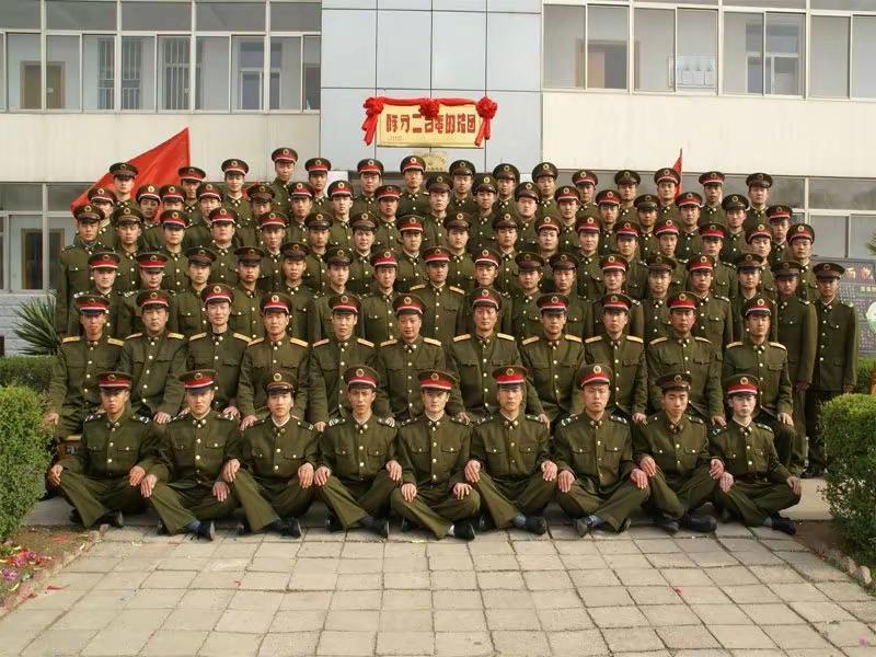 80后热血仍未冷，请让80后先上。若有战招必回时刻准备着祖国的召唤