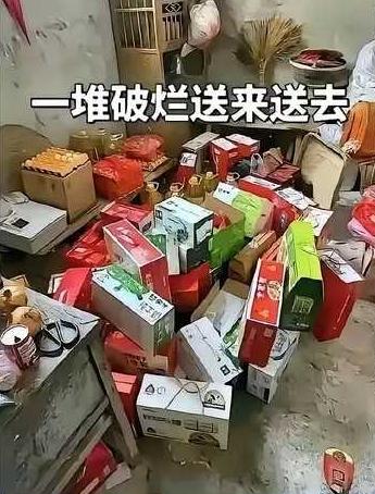 回不回家过年？有网友问，今年春节回不回家？有网友说，真的不想回去。过年走亲