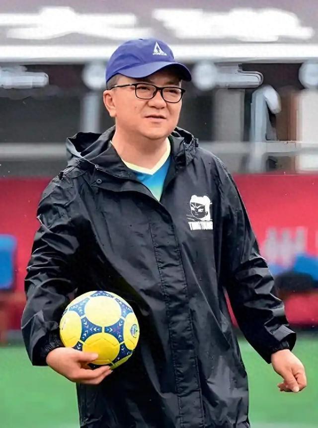 董路和清华附中的路线之争，真是技不如人？近些年中国青训最热闹、最扎心的争议