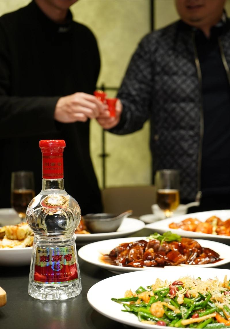 难道中国人真的喝不动了吗？啤酒从2013年巅峰产量5000万吨，现在只剩3500