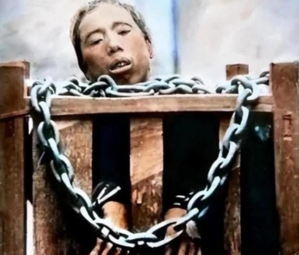 1864年，15岁的太平天国幼主洪天贵福，被押赴刑场处死，囚车行进途中，他一路上