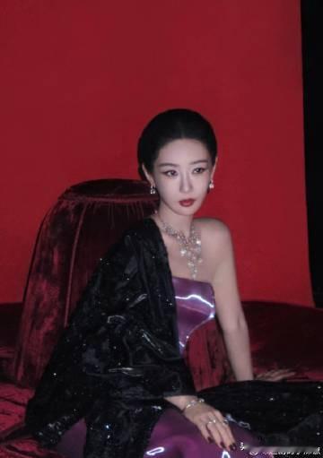 杨紫贴头皮大光明也撑住了，没有垫发垫没有扯蓬松