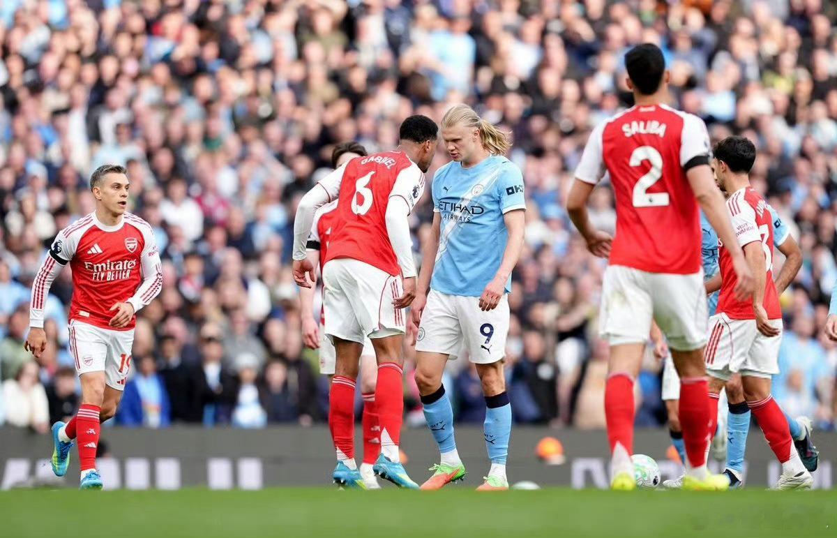 2-1！英超争冠变天！曼城击败阿森纳，少赛一场仅差3分！英超第33轮战罢，曼城主