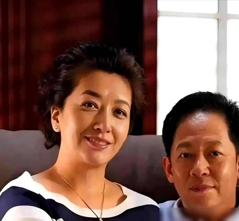 高曙光江珊当年给女儿起名高亦心，亦心合起来是个恋字，恋谁？恋这段婚姻。95年