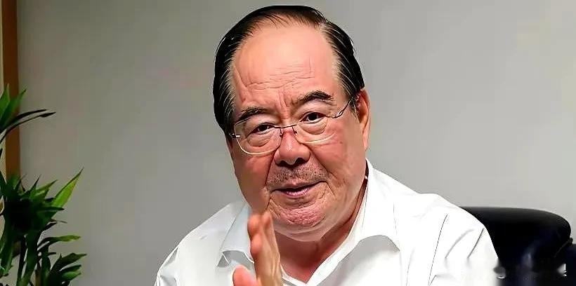 李乾龙目前来看，是郑丽文领导的国民党中央的核心人物，毫不夸张的说，郑丽文倘若没有
