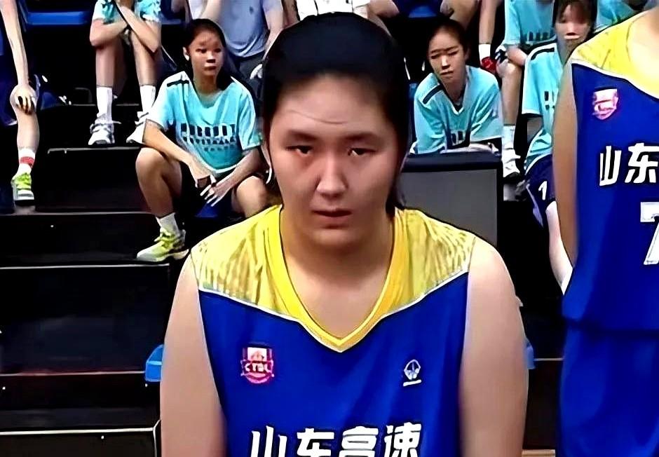 杨毅对张子宇前途的担忧，细想想，确实有他的道理。张子宇今年刚满十八岁，身高已