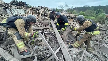 5月24日消息，基辅遭受了俄罗斯联合攻击，动用200多架无人机和14枚导弹，袭击