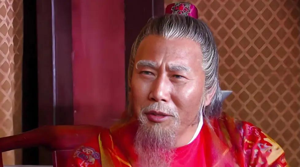 77岁告老还乡，手握免死铁券，朱元璋为何非要置李善长于死地？ 李善长是最早追