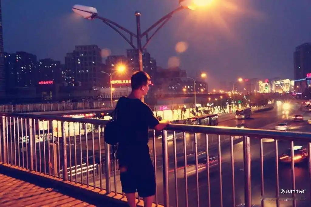 北漂的大哥何时回家？我们单位有一个来自河南的大哥，已经46岁了，他是我们单位