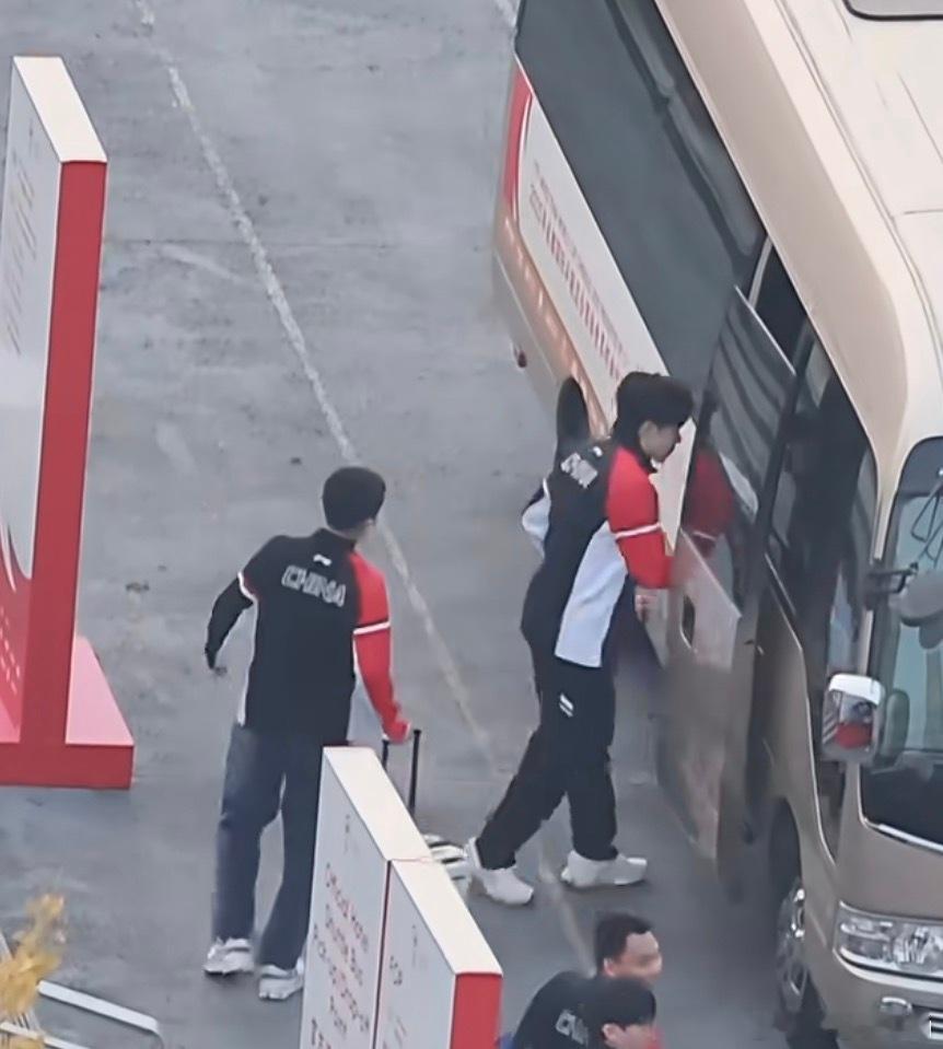 莎莎大头下训啦～