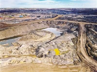 委内瑞拉重油是出了名的难炼，本来觉得委油够差的了，结果加拿大的是“有过之无不及”