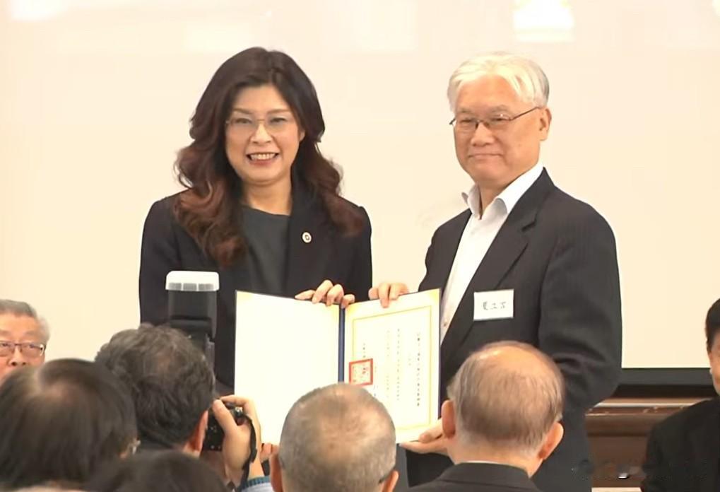 郑丽文公布新蓝图聘请夏立言、帅化民等担任顾问国民党主席郑丽文今天（10日