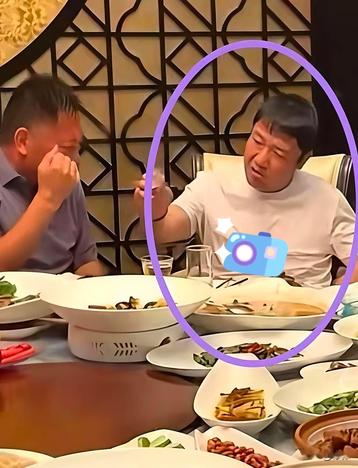 贾冰饭局偷拍风波惊醒无数成年人：人情场上最大的陷阱，从来不是酒局，是人心。