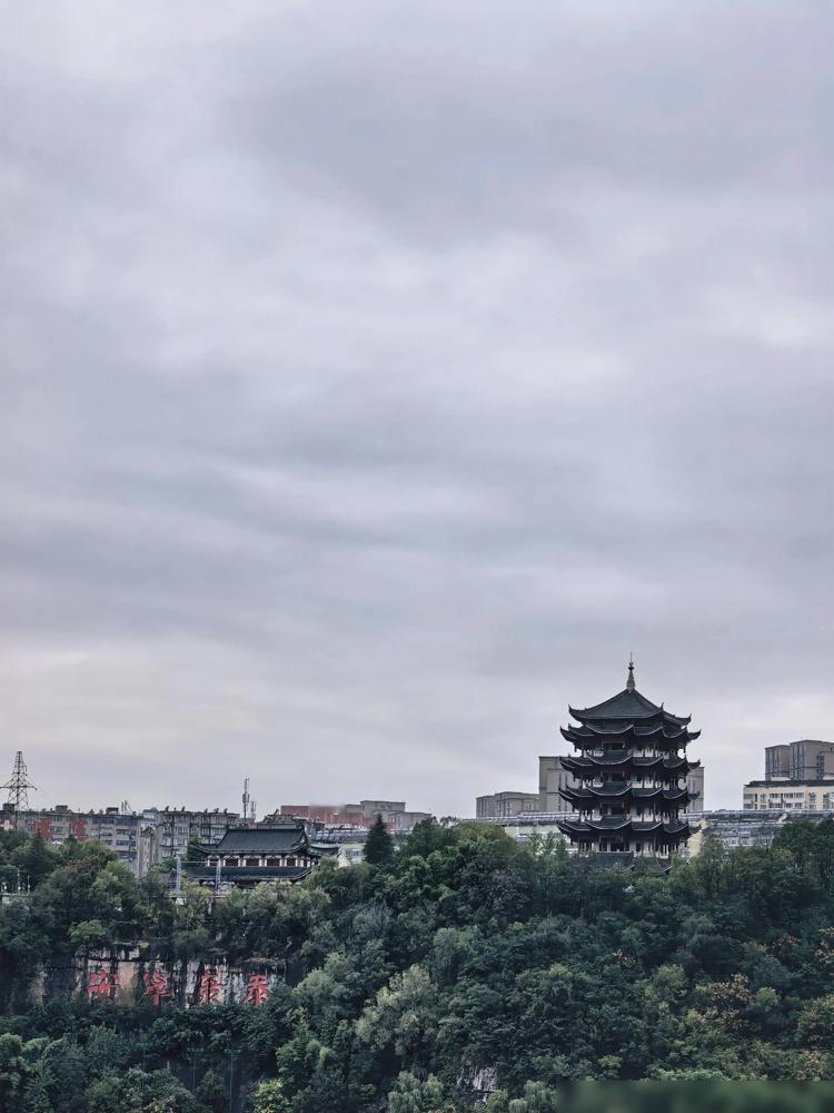 有没有发现，​在央国企上班，​最累的往往不是工作本身，​而是工作带来