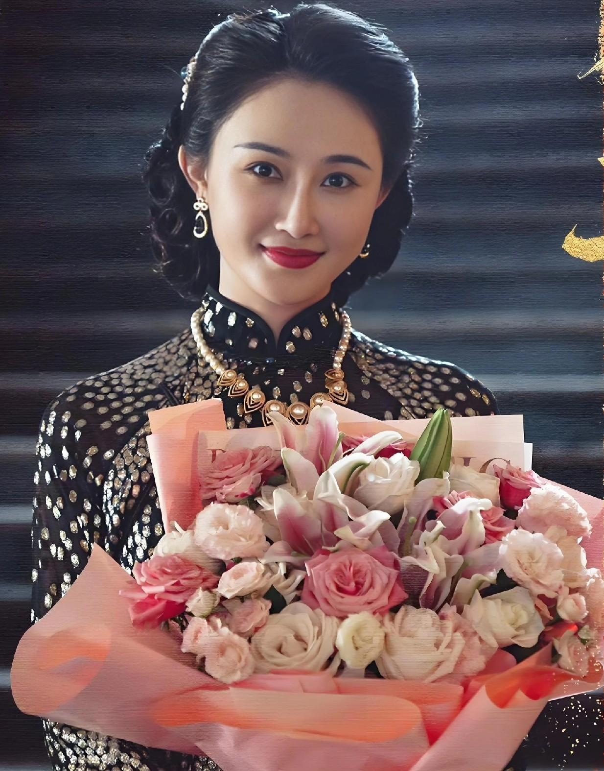 《灼灼韶华》的结局，有个情节简直是画蛇添足叫人不吐不快。那就是千不该万不该，不