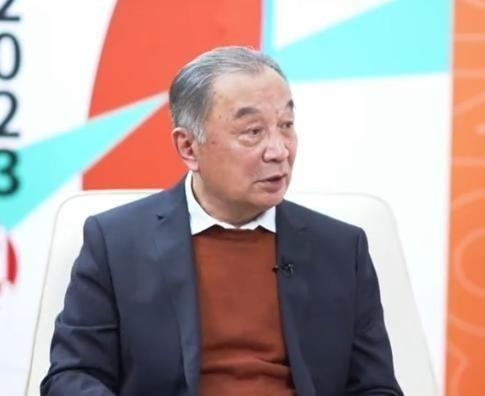 著名教授温铁军曾大胆发言：乡村小学，几乎都倒闭完了，名义上是县城教育质量好，