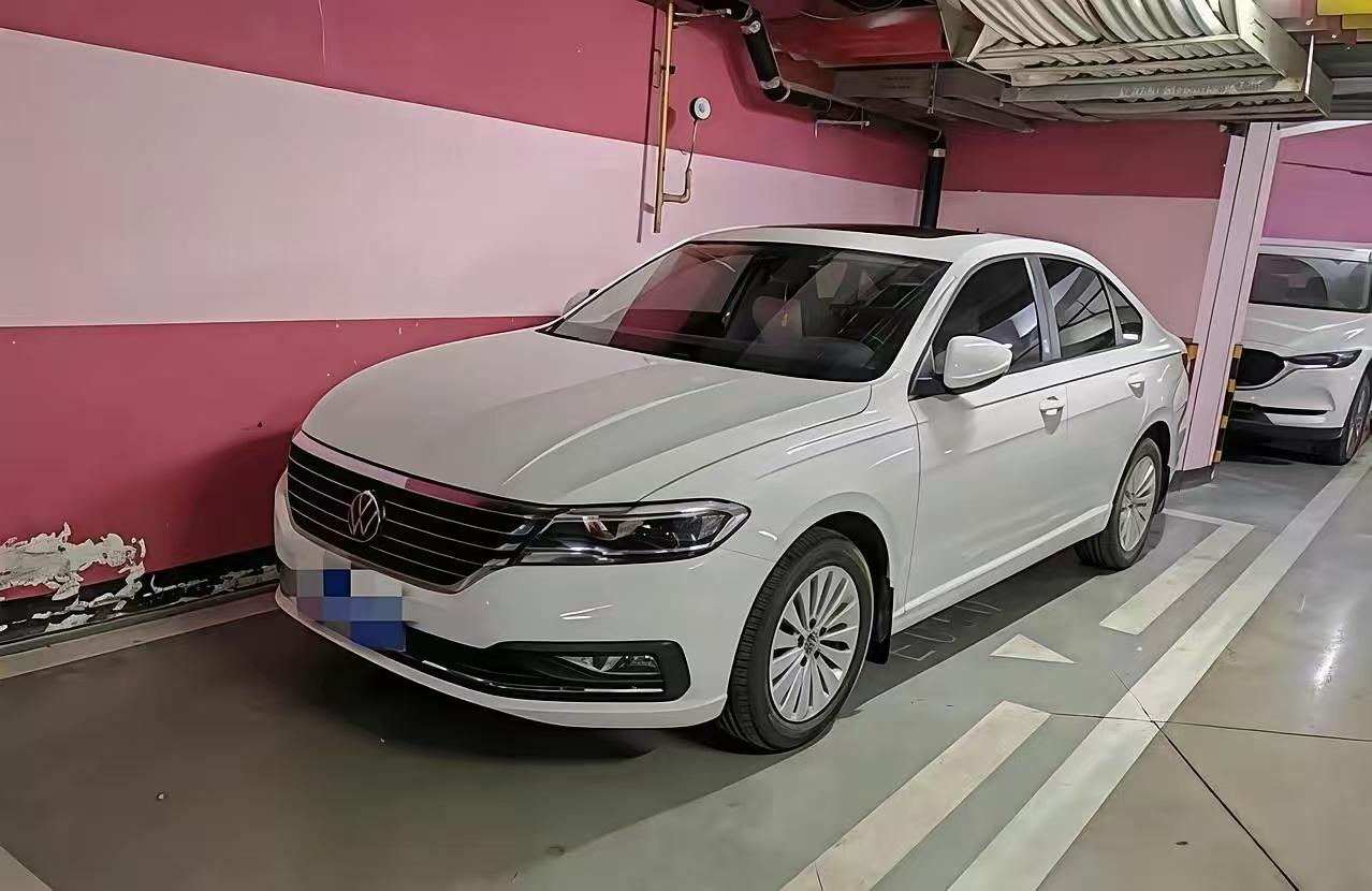 邻居的这辆车5年才跑了10000km，真不知道他买车到底要干什么。他平时就是骑