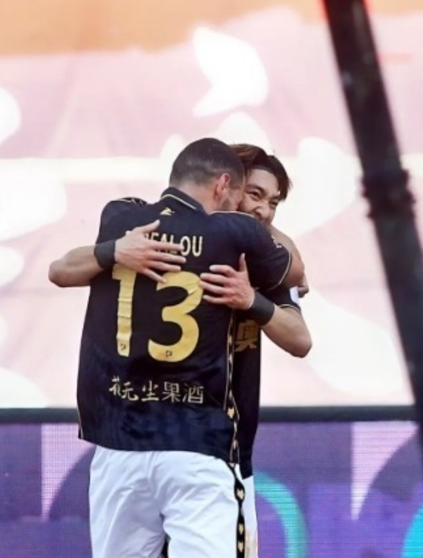 好家伙！陕西联合这财报看得我直呼"贵族运动"实锤了。中乙球队一年烧掉5983万，