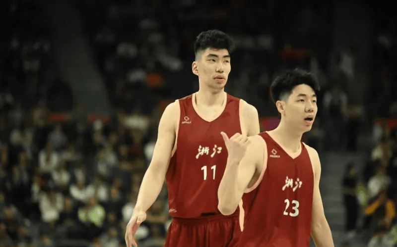 余嘉豪: 西班牙教练组觉得我连续出场30分钟, 他们不太接受