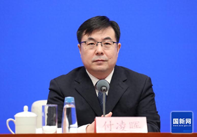 太好了！国家统计局告诉我，我国人均GDP已超1万美元，居民消费意愿还需进一步增强