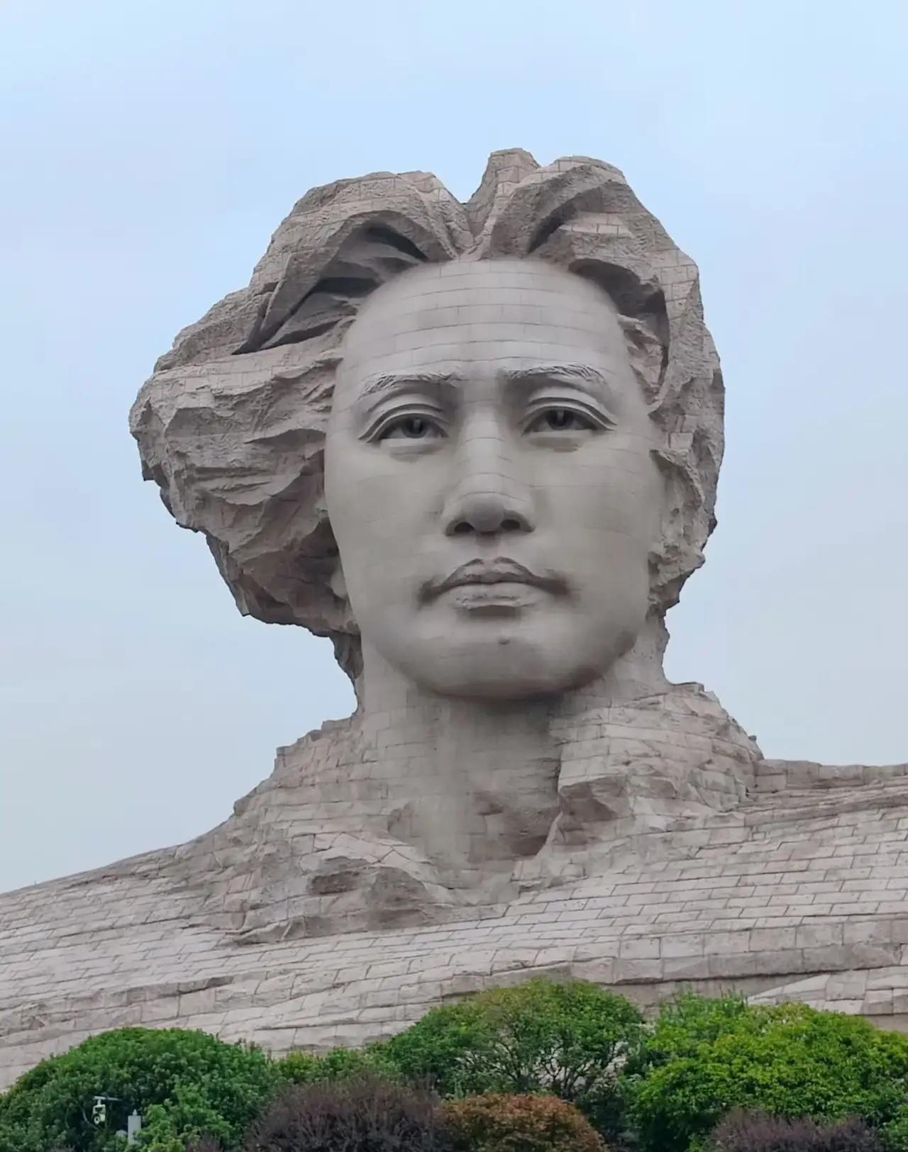 有件事我挺费解的，想请各位大神帮我解解惑！为何美国人不怀念他们的开国总统华盛顿