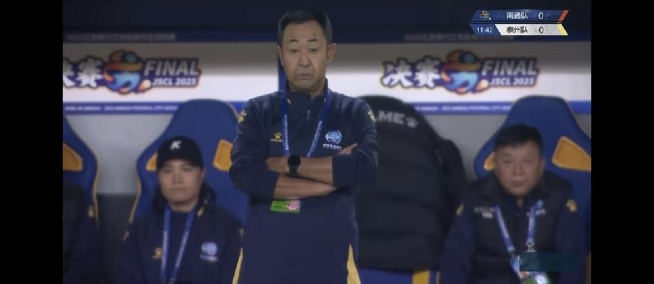 苏超决赛，央妈的镜头绝妙！这站位，这对焦和虚化，一切尽在不言中……之前看南