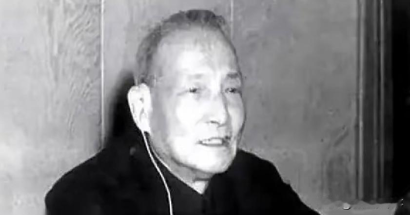 1979年，在一场决定高层人事的会议上，现场气氛有点微妙。有人清了清嗓子，提议