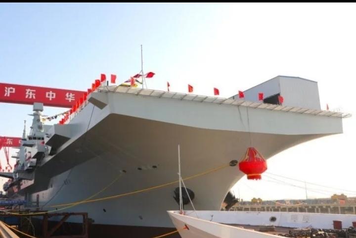 为什么四川舰更让美国担忧？令人惊叹！福建舰电磁弹射试验成功，