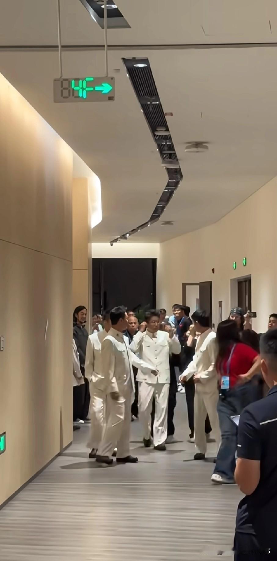 “铜锣湾代表队”这次真的“上岸”了！陈小春、谢天华、林晓峰、钱嘉乐四位“古惑仔