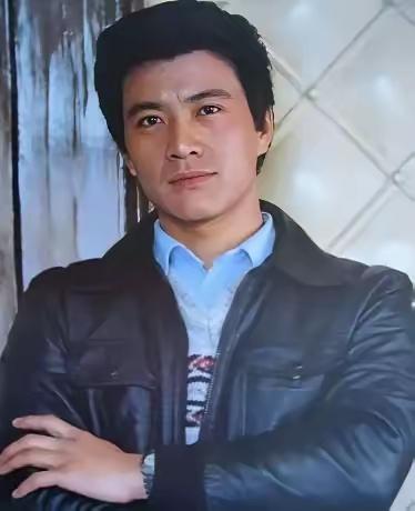 “李向阳”“高加林”老去了，且老去的模样如此惨烈，着实令人唏嘘！近期，偶然看到