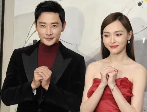 唐嫣又上热搜了，不是因为演技，而是因为“二胎”传闻。媒体追着问，网友猜来猜去，