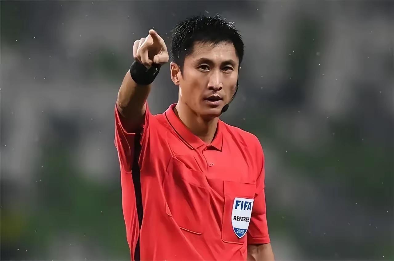 看完法国1-0巴拉圭的比赛之后，我终于知道国际足联为什么不敢再用马宁了，不是