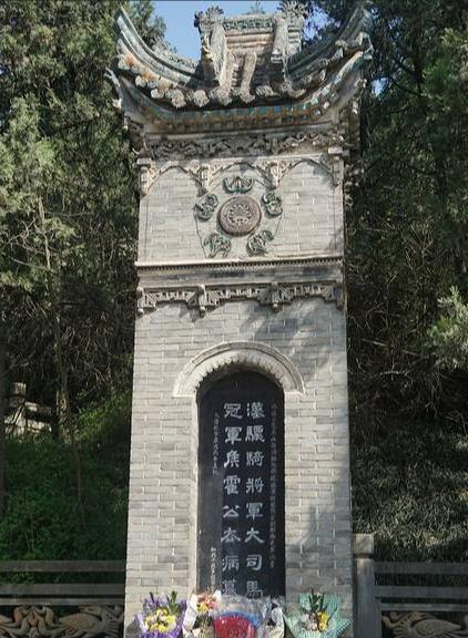 为何霍去病在2000多年后成为网红顶流？准确的来说，是霍去病的墓地成为网红顶流