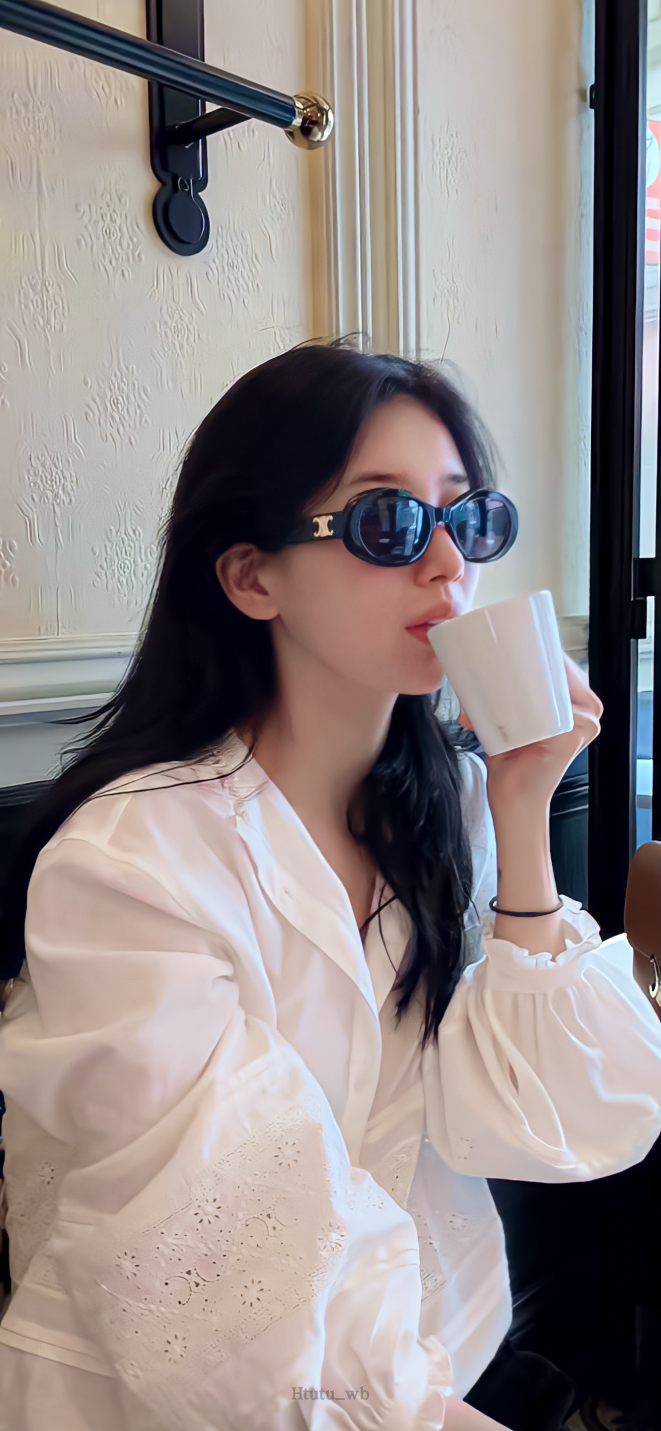 裴秀智Suzy壁纸更新啦～☔️☕️​​​