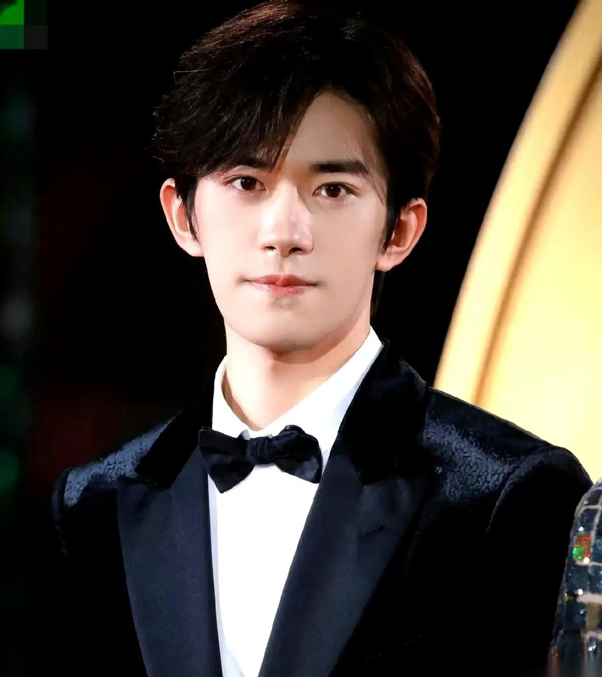 讲真，我有时候真看不懂易烊千玺。他跑去演一个脑tan青年的时候，我脑子里就一句话