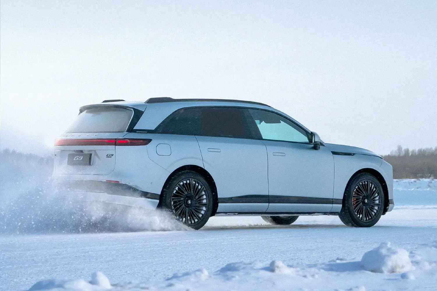 看了一下2026款小鹏G9的发布。新增的月光骑士限定版颜值确实在线，新月哑光银配