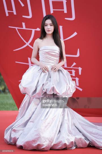 G社镜头下的时尚文化大赏G社镜头下的时尚文化大赏，马龙、陈都灵等人在自然光下依