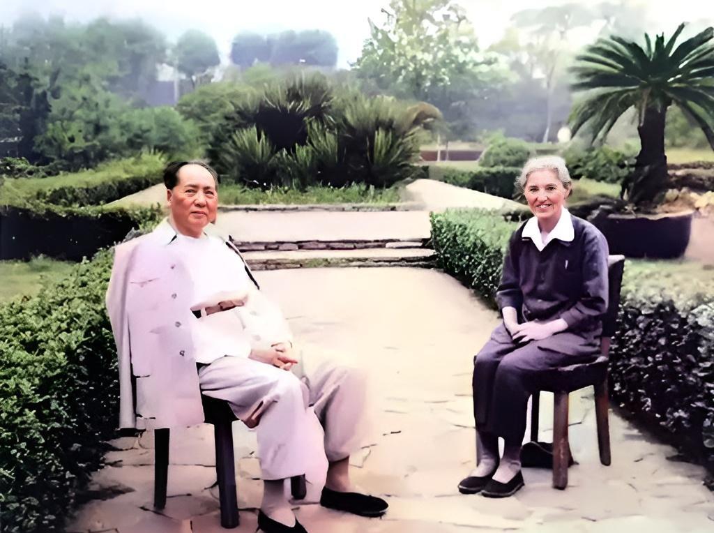 1948年，上海一处简陋居所里，王人路的生命即将走到尽头，他叮嘱妻子：“以后要是