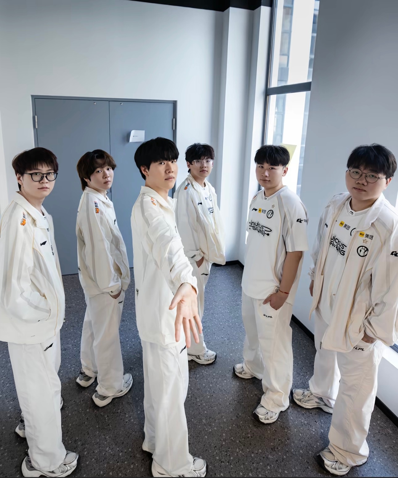 iG晋级世界赛仅差一个BO5不容易啊，iG从涅槃打到现在，如今iG晋级世界赛仅差