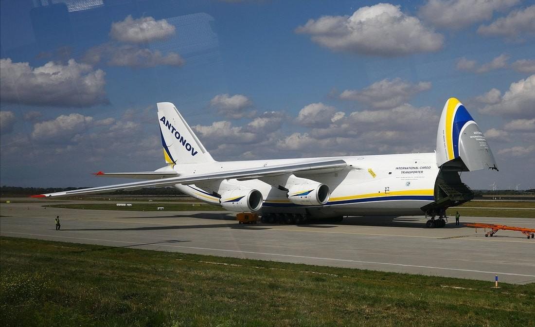 俄罗斯打击了波尔塔瓦州米尔哥罗德机场，袭击目标是一架刚降落、载有武器的乌军运输机