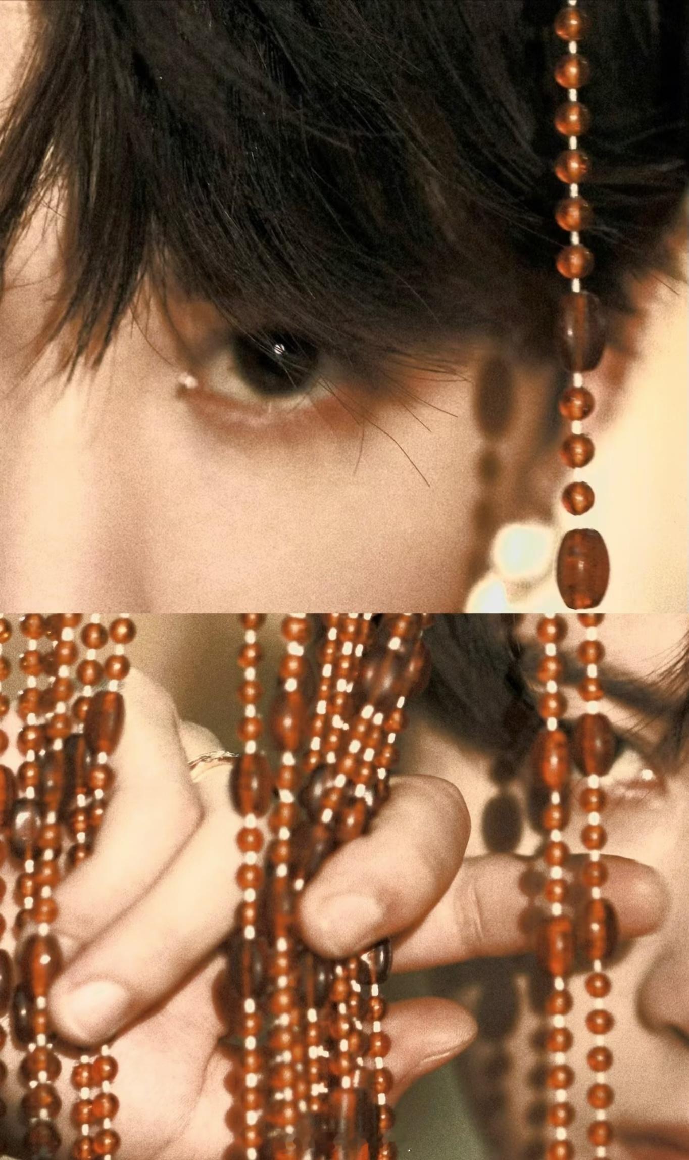 檀健次十二月均在剧组拍戏还没有走出檀健次在《长相思》中饰演的九命相柳，但是他的足