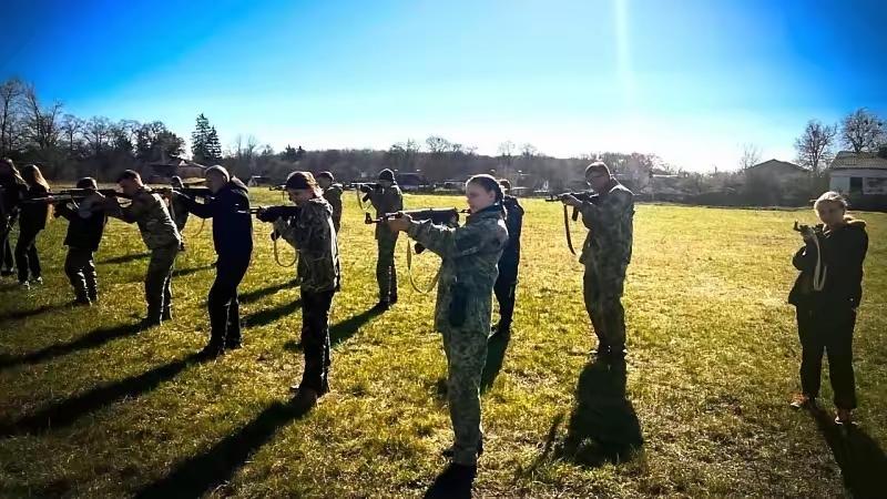 200万人逃避动员，30万人当逃兵，乌克兰的“全民抗战”只剩笑话！乌克兰当